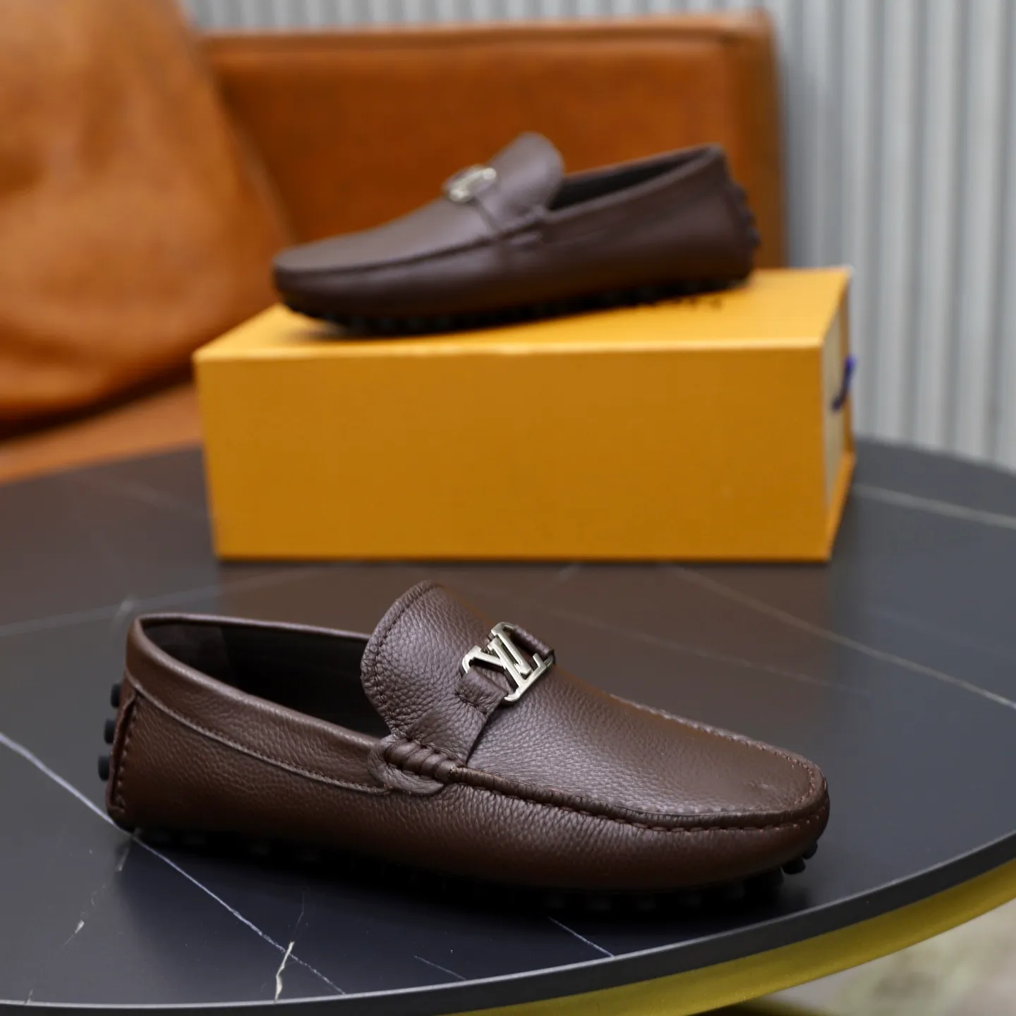 Ex-factory price: 480💰【LV】Louis Vuitton ⚠️High-end men’s driving and pedal series ⚠️38-44 (customized for 45) ⚠️All original cowhide leather! Thick and soft! Made entirely of calfskin lining! The latest non-slip beanie sole! Three-dimensional package technology! Fashionable and classic! Handicrafts! Original high quality! Feel free to compare!